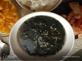 Миеккук — суп из морской капусты