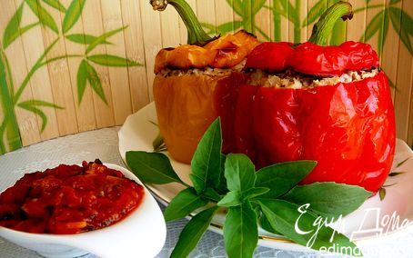 Рецепт Фаршированные болгарские перцы с томатным соусом в мультиварке