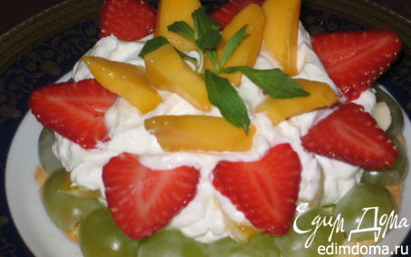 Рецепт Фруктово-ягодное пирожное с фисташками на лимонно-белковой основе