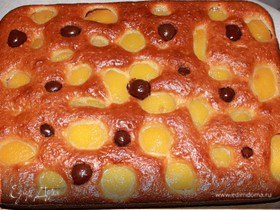 Пирог с персиками и вишней в шоколаде "Леди"