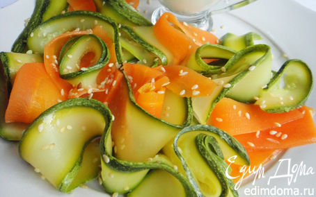 Рецепт Тушёные морковь и цукини под сливочным соусом