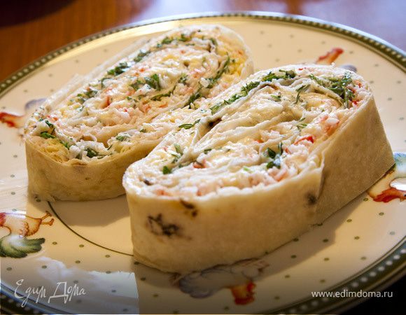 Рулет из лаваша, крабовых палочек и сливочного сыра: рецепт праздничной закуски