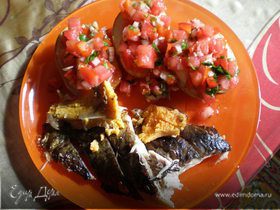 Рыба запеченная, картошечка и соус сальса