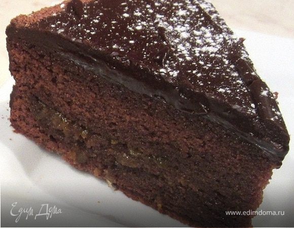 Шоколадный торт с кремом