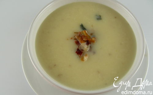 Рецепт Крем-суп из сельдерея с зажаркой из лука, бекона и шалфея