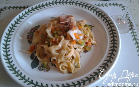 Рецепт домашние тальятелле с креветками, мини-кальмарами и овощами
