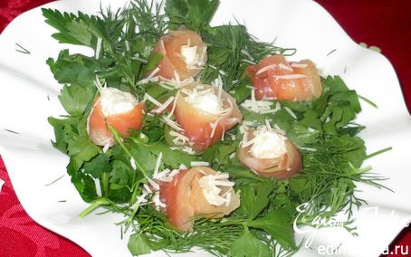 Рецепт Розы из семги с шариками из творожного сыра с зеленью в шубке пармезан