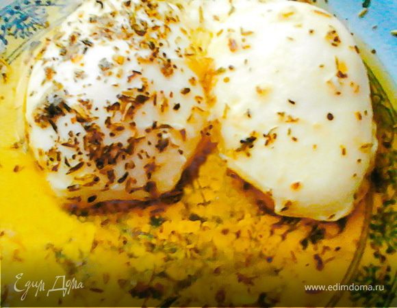 Яйца-пашот с простым соусом из трав и масла