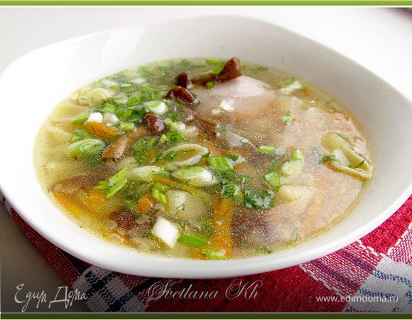 Рецепт: Легкий суп из замороженных маслят - Гребной суп -это вкусно!