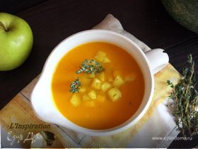 Тыквенный суп с тимьяном и яблоками