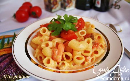 Рецепт Паста с водкой, семгой и помидорками черри