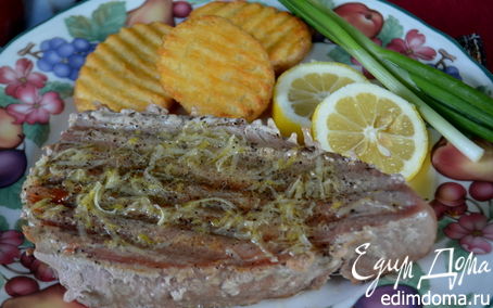 Рецепт Стейки тунца с лимонным маслом и черным перцем