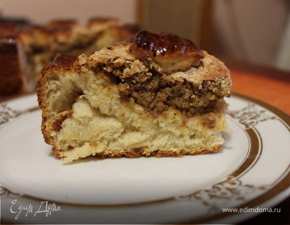 Рецепт Дрожжевой пирог с вареньем и грецкими орехами