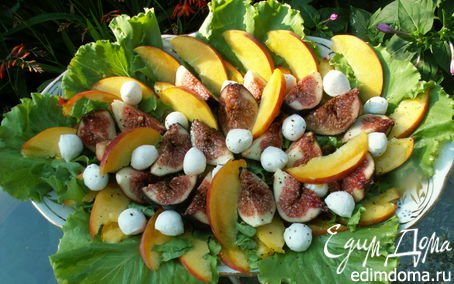 Рецепт салат с инжиром, персиками и моцареллой