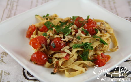 Рецепт Паста с сардинами, помидорами черри и кедровыми орешками