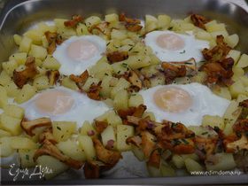 Яйца, запеченные с грибами и картофелем
