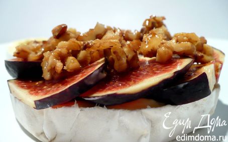 Рецепт "Пьяный" камамбер с инжиром и карамелизированными грецкими орехами
