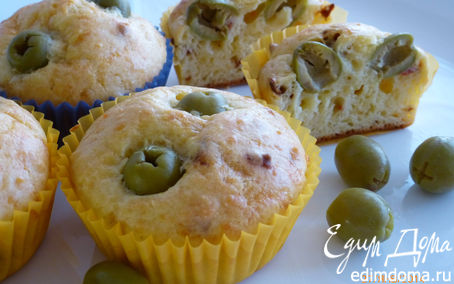 Рецепт Сырные маффины с паприкой и оливками