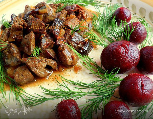 Куриная печень с черносливом и свеклой, пошаговый рецепт на 1131 ккал, фот�о, ингредиенты - Julia Z