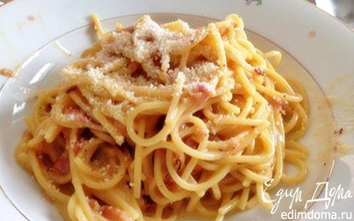 Рецепт Спагетти с жареным беконом и сырно-яичным соусом