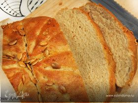 Цельнозерновой хлеб с чесноком и тыквенными семечками