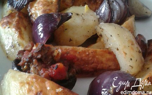Рецепт Картофель, запеченный с красным луком и фаршированными грибами