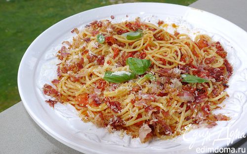 Рецепт Спагетти с помидорами и беконом