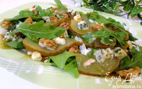 Рецепт Теплый салат с грушей и голубым сыром
