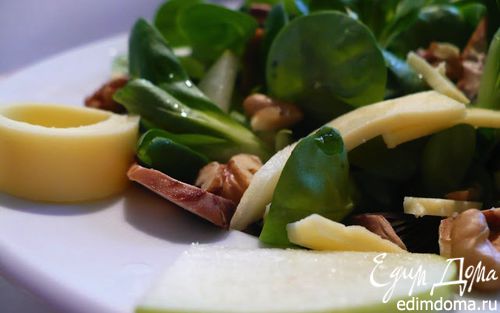 Рецепт Летний салат с сыром, яблоком и шампиньонами