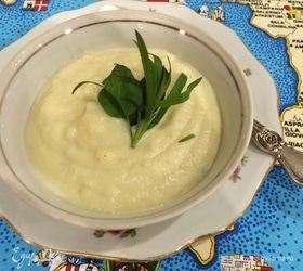 Крем-суп из цветной капусты с голубым сыром