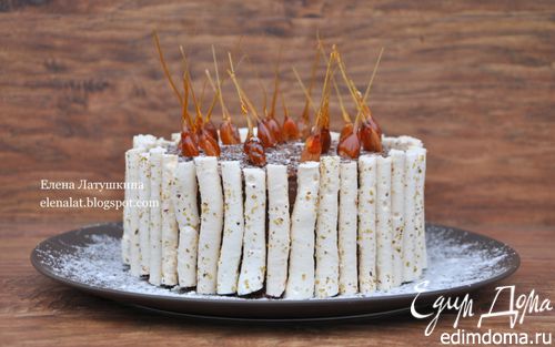 Рецепт Миндальный торт с шоколадным муссом, безе и карамелью