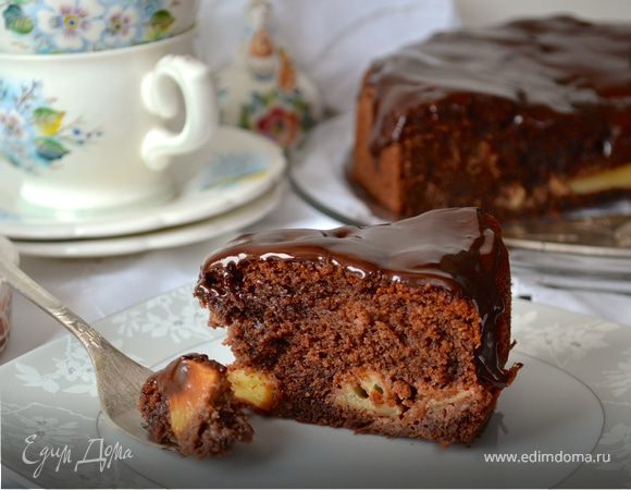 Мраморный шоколадный пирог с яблоками и творогом