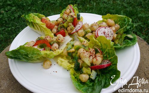 Рецепт Ароматные лодочки с салатом из нута и свежих овощей