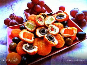 Сырные мини-пирожки с овощами и маслинами