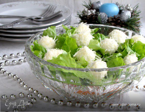 Новогодний салат "Снежки"