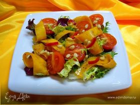Салат с маринованной тыквой и помидорами черри