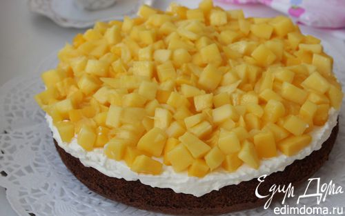 Рецепт Шоколадный торт с манго, маскарпоне и орехами