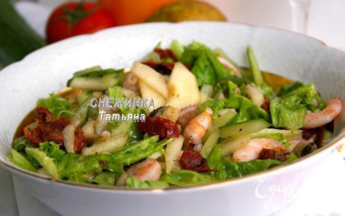 Рецепт Салат из морепродуктов с грушей и вялеными томатами