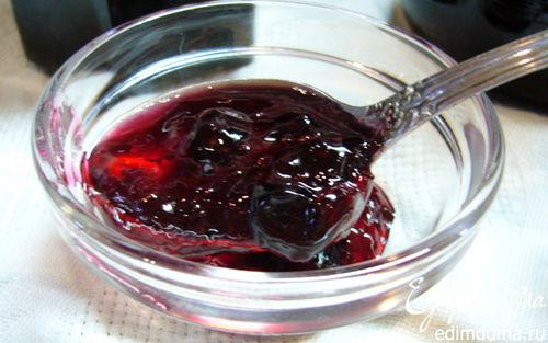 Рецепт Варенье-пятиминутка из смородины с имбирем