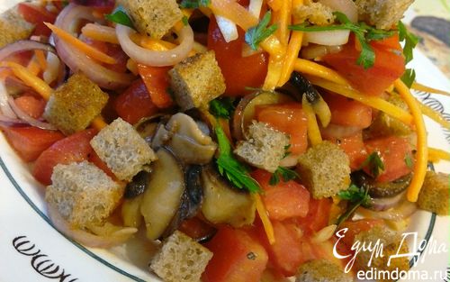 Рецепт Салат из сезонных овощей с сухариками