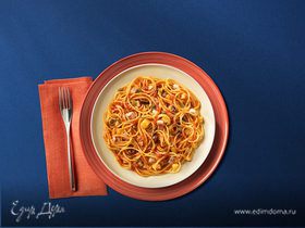 Спагетти с соусом путтанеска и рыбой