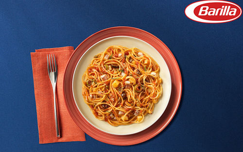 Рецепт Спагетти с соусом путтанеска и рыбой