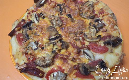 Рецепт Пицца с ветчиной, шампиньонами и сыром