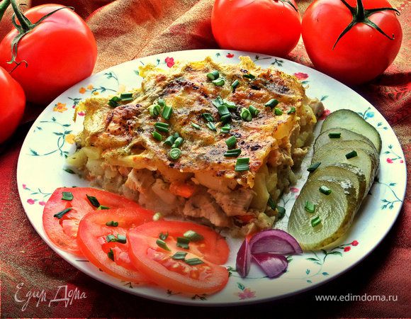 Картофельная запеканка с курицей в духовке - классический рецепт с фото