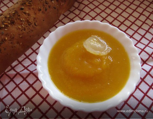 Кремовый суп из тыквы на курином бульоне