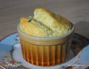 Сырное суфле с зеленым луком и кукурузной мукой