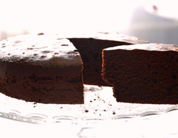 Легкий шоколадный торт в мультиварке