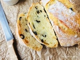 Домашний хлеб с розмарином и оливками