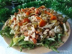 Пикатный салат с грибами и фриссе