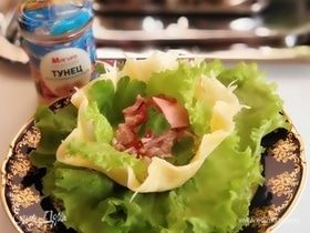 Сырные корзиночки с салатом из тунца